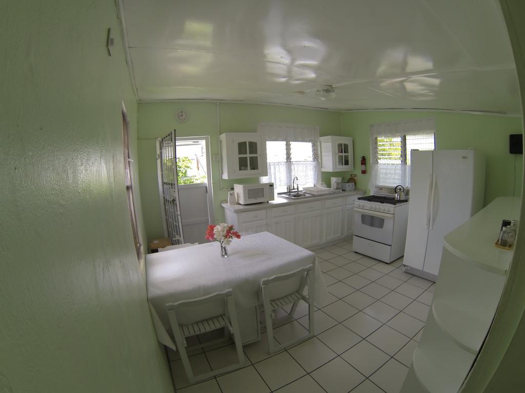 Beach Guest House Cleverdale Bridgetown Kültér fotó